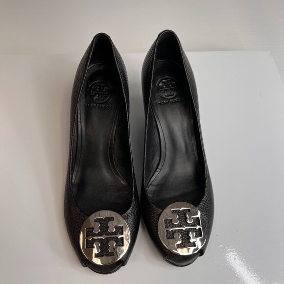 Tory Burch Wedge Women 9 Leather Pebble Sally Medallion Heel Work Party Core Ex - Picture 2 of 13